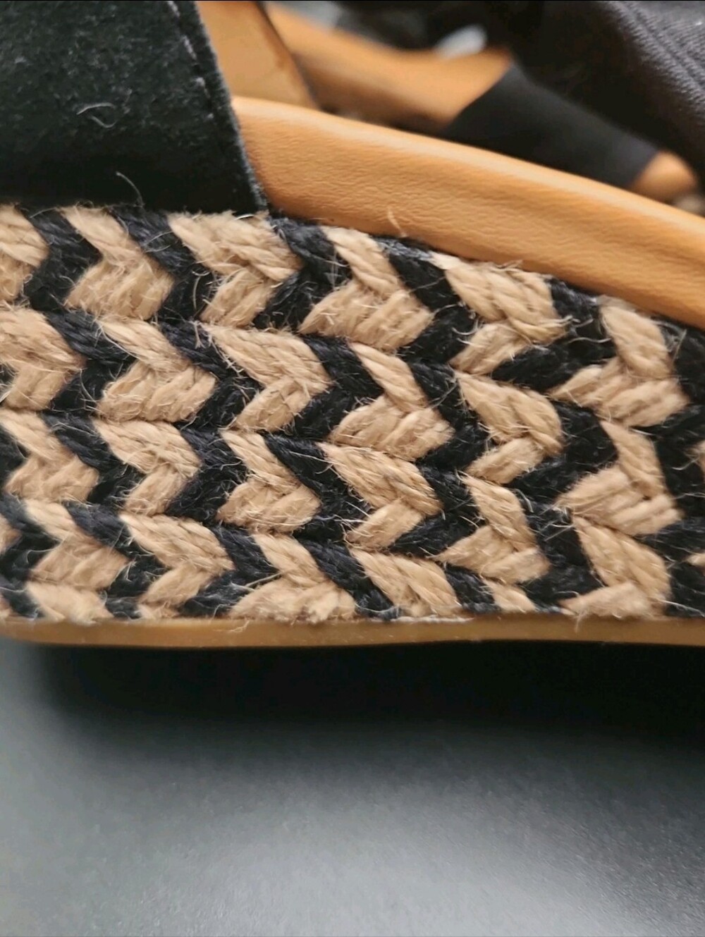 UGG Yarrow Espadrille Wedge Sandal Black Canvas 1119992 Women's 7 US.These sho - Picture 9 of 16